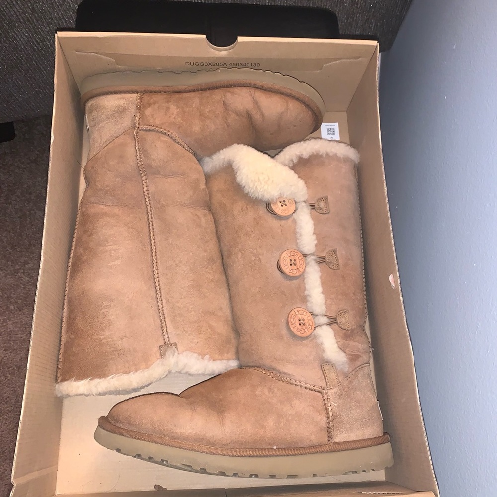 Ugg Bailey Button Triplet